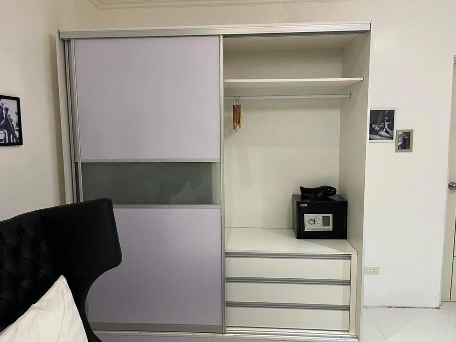 Kandi Big 1 Bedroom King Bed, Free Housekeeping, Wi-Fi Angeles Exterior foto